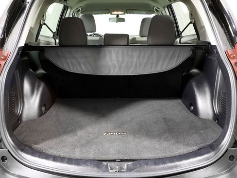 Used 2013 Toyota RAV4 LE image 15