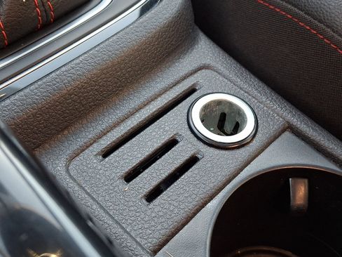 Used 2019 Volkswagen GTI SE image 25