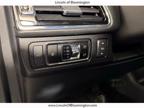 Used 2023 Lincoln Navigator L Reserve w/ Equipment Group 201A image 27