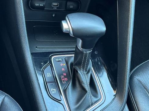 Used 2021 Kia Niro EX Premium image 25