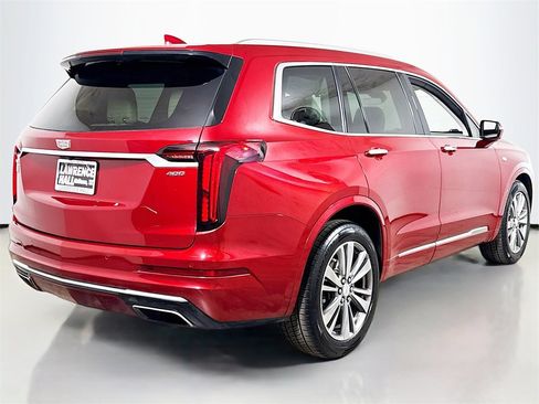 Used 2022 Cadillac XT6 Premium Luxury image 4