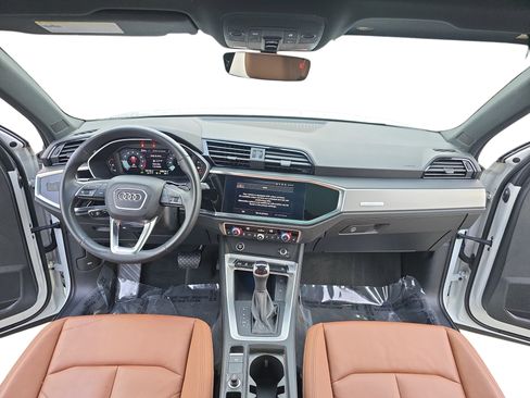 Used 2022 Audi Q3 2.0T Premium Plus w/ Premium Plus Package image 9