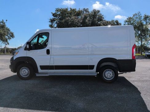 Used 2025 RAM ProMaster 2500 w/ U-Haul Equipment Group FWD image 7