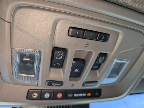Used 2023 GMC Sierra 1500 SLT w/ SLT Convenience Package AWD/4WD image 25