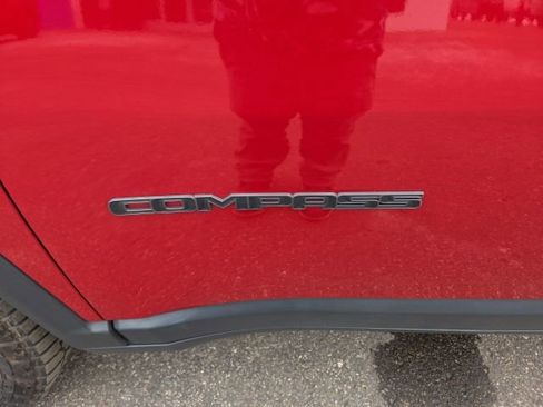 Used 2025 Jeep Compass Trailhawk image 36