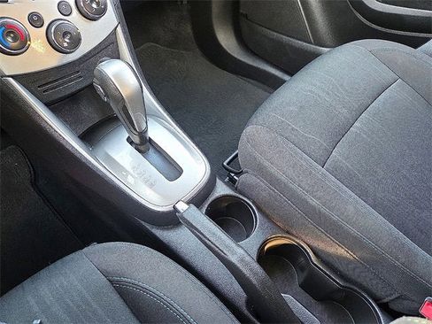 Used 2015 Chevrolet Trax LT image 25