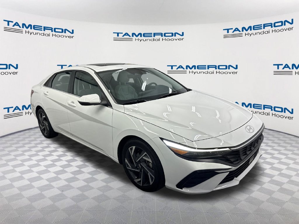 Used 2025 Hyundai Elantra Limited FWD image 7