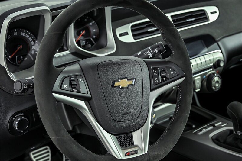 Used 2015 Chevrolet Camaro Z/28 RWD image 19