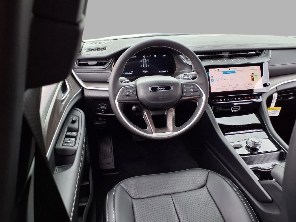 New 2026 Jeep Grand Cherokee Limited AWD/4WD image 4