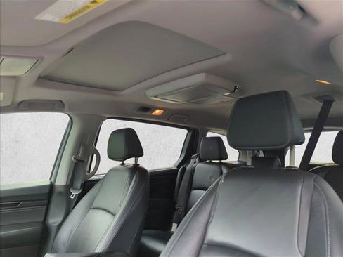 Used 2023 Honda Odyssey Touring image 16