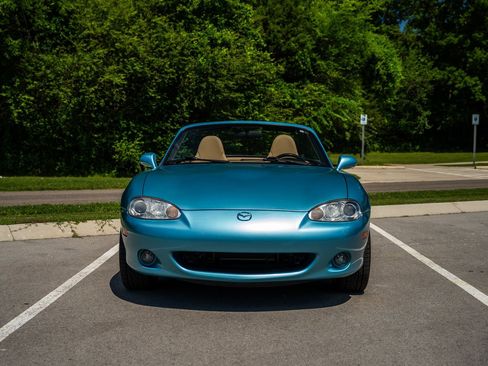 Used 2001 MAZDA MX-5 Miata RWD image 3