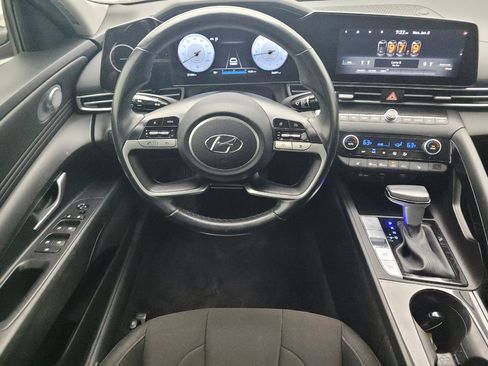 Used 2023 Hyundai Elantra SEL w/ Convenience Package FWD image 22