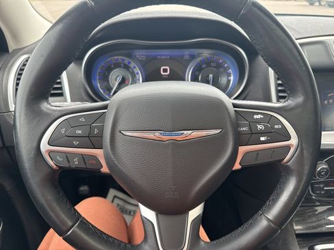 Used 2015 Chrysler 300 Limited image 14