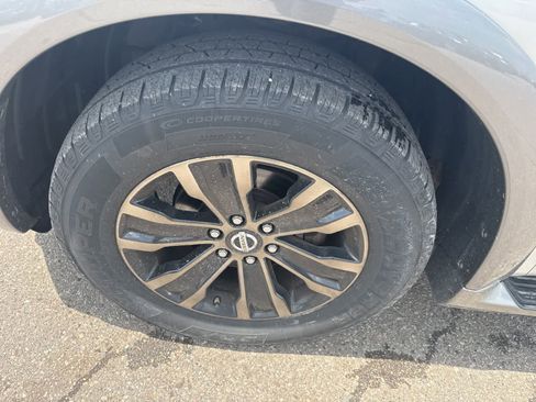 Used 2017 Nissan Armada Platinum w/ Captain Seat Package AWD/4WD image 8