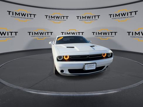 Used 2021 Dodge Challenger SXT image 21
