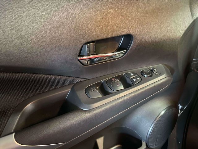Used 2023 Nissan Kicks SV FWD image 19