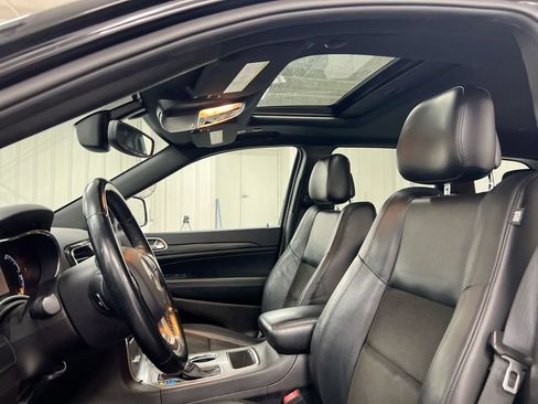 Used 2019 Jeep Grand Cherokee Altitude AWD/4WD image 19