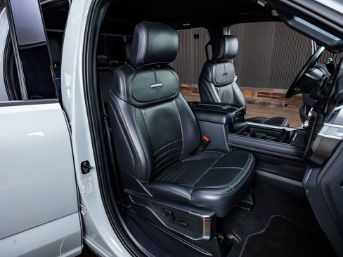 Used 2025 Ford F250 Platinum w/ FX4 Off-Road Package image 28