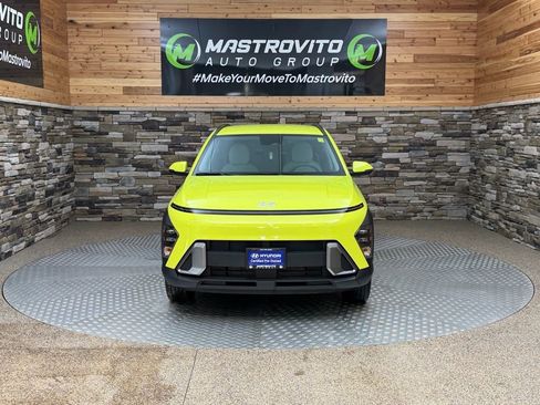 Used 2024 Hyundai Kona SEL image 3