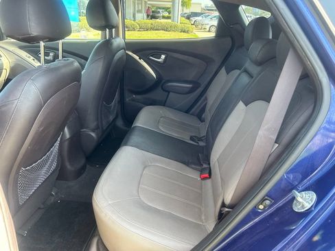 Used 2012 Hyundai Tucson Limited FWD image 12