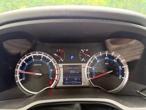 Used 2019 Toyota 4Runner Limited AWD/4WD image 4