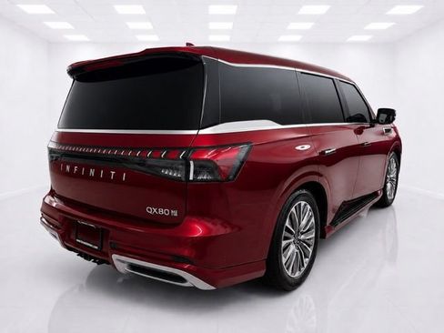 Used 2025 INFINITI QX80 Sensory AWD/4WD image 7