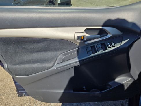 Used 2010 Toyota Matrix S image 9