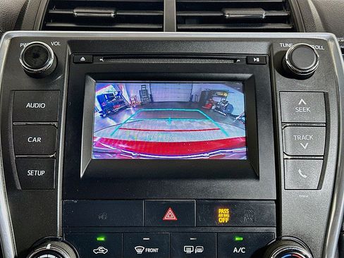 Used 2017 Toyota Camry LE FWD image 14