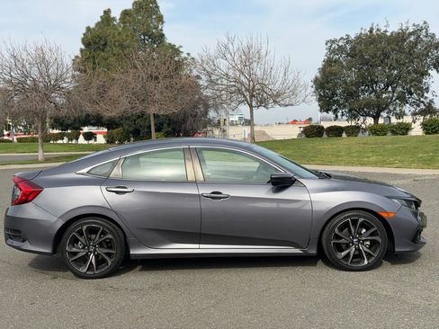Used 2019 Honda Civic Sport image 6