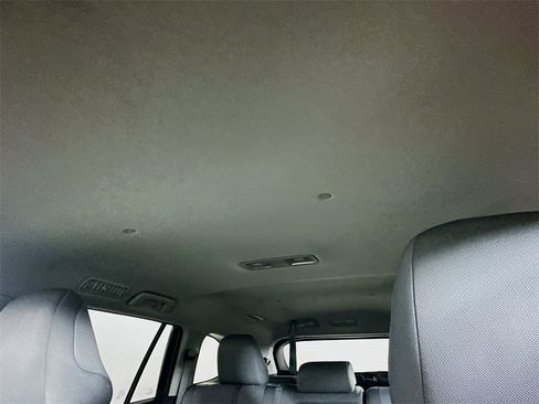 Used 2022 Toyota Highlander LE image 21