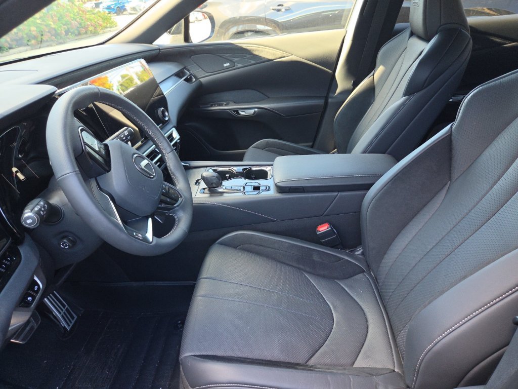 Used 2026 Lexus RX 500h F Sport w/ Convenience Package AWD/4WD image 4