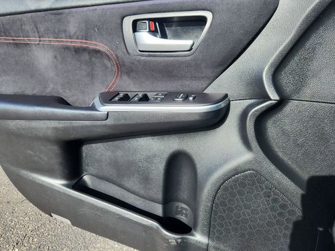 Used 2017 Toyota Camry LE image 9