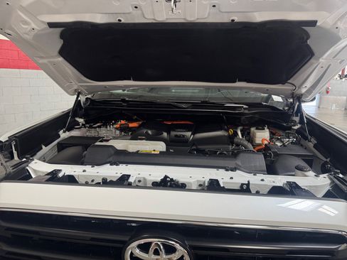 Certified 2025 Toyota Sequoia Limited w/ Tow Technology Package AWD/4WD image 21