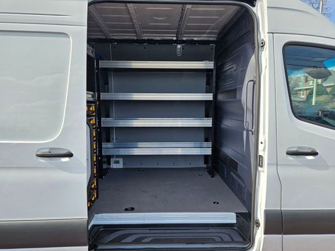Used 2024 Mercedes-Benz Sprinter 2500 image 31