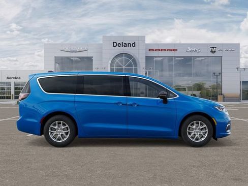 New 2026 Chrysler Pacifica Select FWD image 23