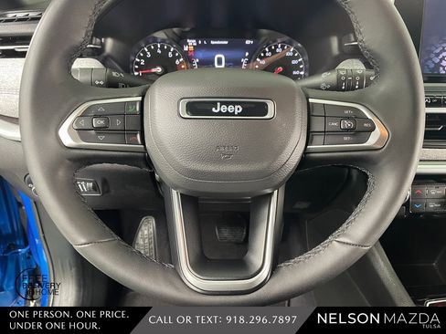 Used 2025 Jeep Compass Latitude image 25