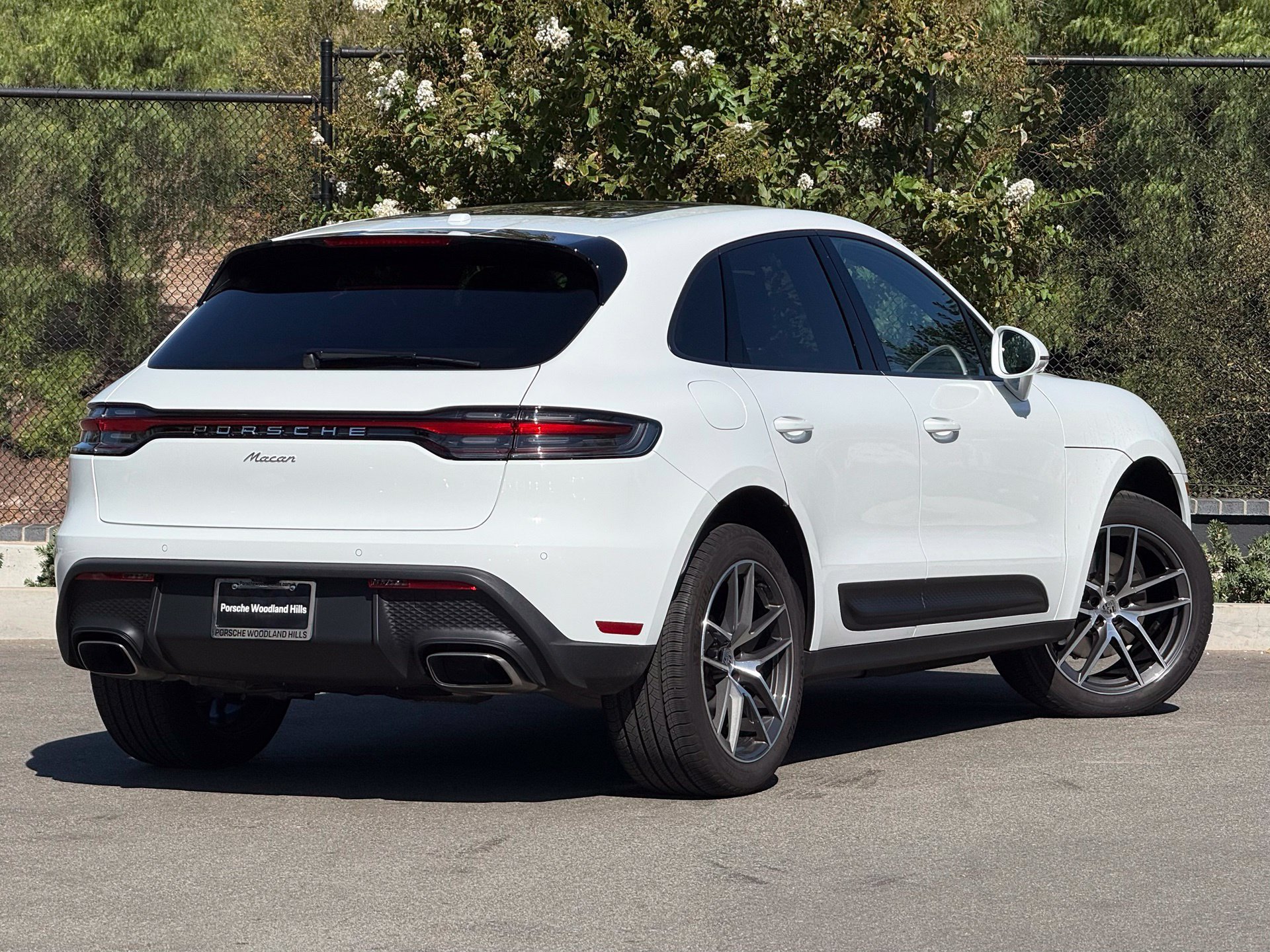 Used 2026 Porsche Macan AWD/4WD image 7
