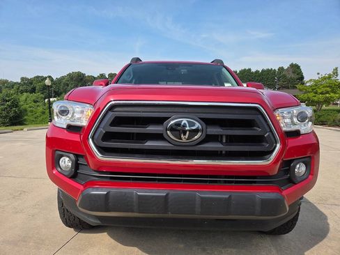 Used 2021 Toyota Tacoma SR5 AWD/4WD image 4