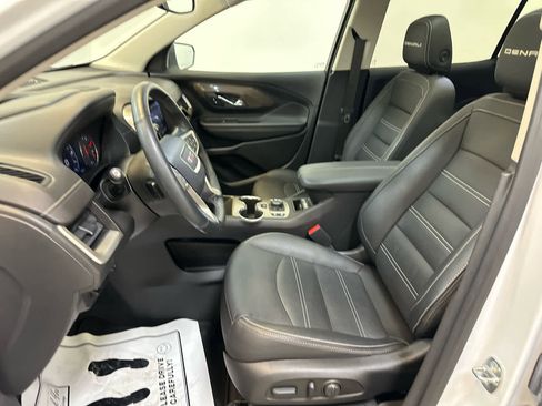 Used 2023 GMC Terrain Denali AWD/4WD image 4