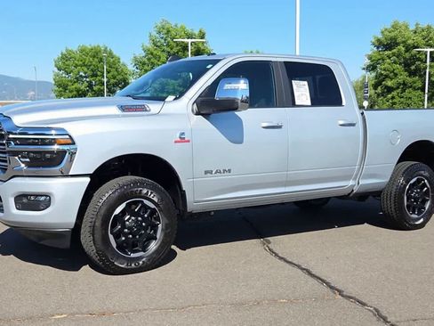 Used 2026 RAM 2500 Laramie AWD/4WD image 4
