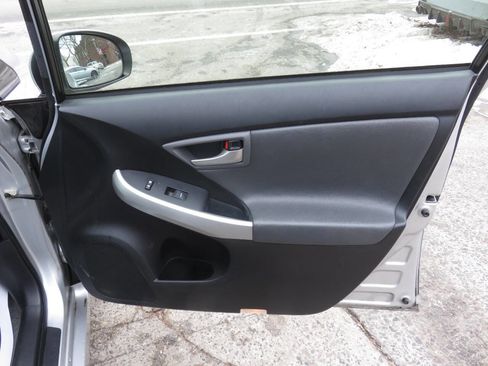 Used 2013 Toyota Prius Plug-In Hybrid image 26