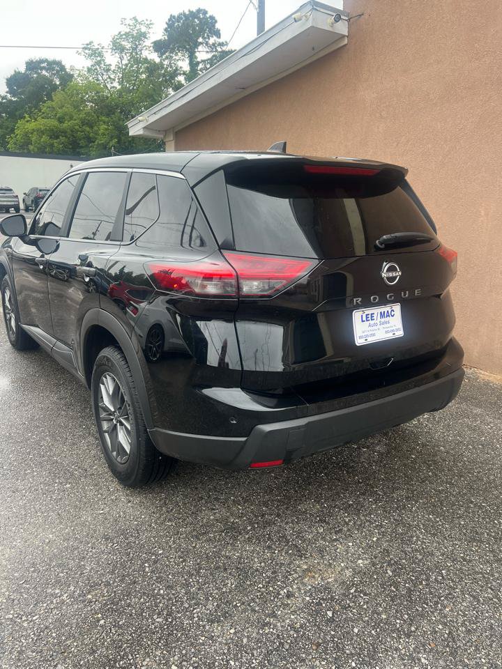 Used 2024 Nissan Rogue S FWD image 4
