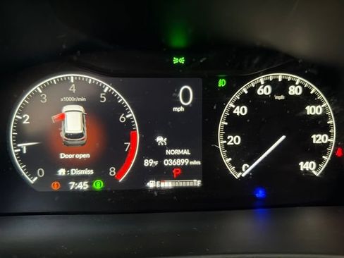 Used 2024 Honda Pilot Touring image 12