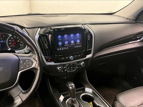 Used 2020 Chevrolet Traverse LT w/ LT Premium Package FWD image 5