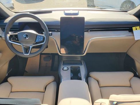 New 2025 Volvo EX90 Ultra w/ Protection Package Premier AWD/4WD image 25