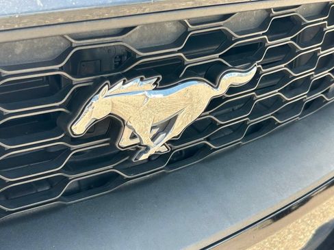 Used 2018 Ford Mustang Coupe RWD image 36