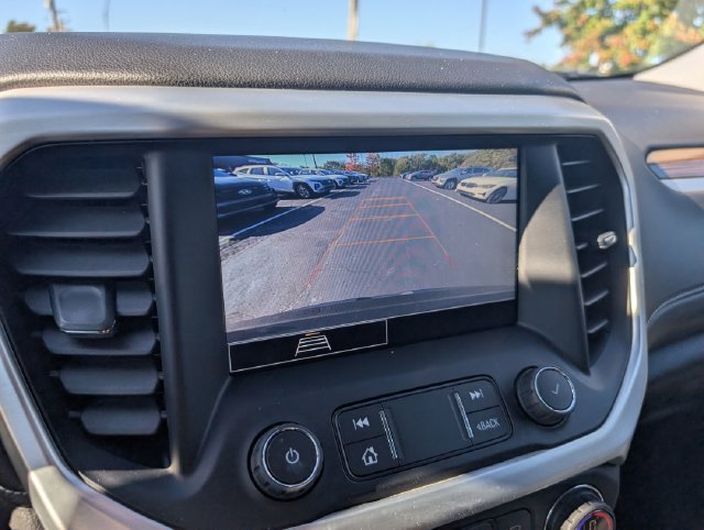 Used 2020 GMC Acadia SLE w/ Driver Convenience Package FWD image 21