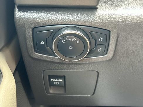 Used 2020 Ford Expedition XLT w/ Equipment Group 201A RWD image 36