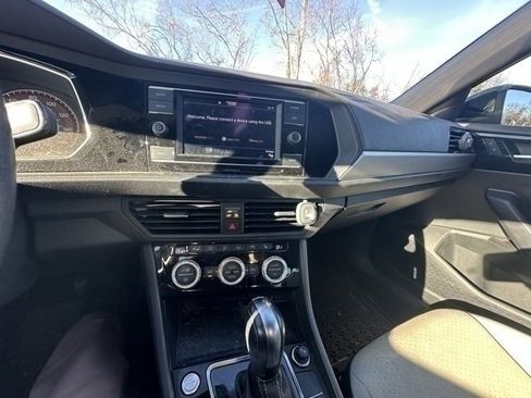 Used 2021 Volkswagen Jetta R-Line w/ R-Line Cold Weather Package image 10