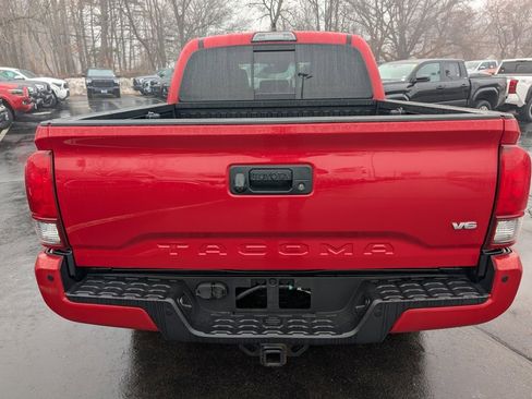 Certified 2019 Toyota Tacoma TRD Off-Road image 7